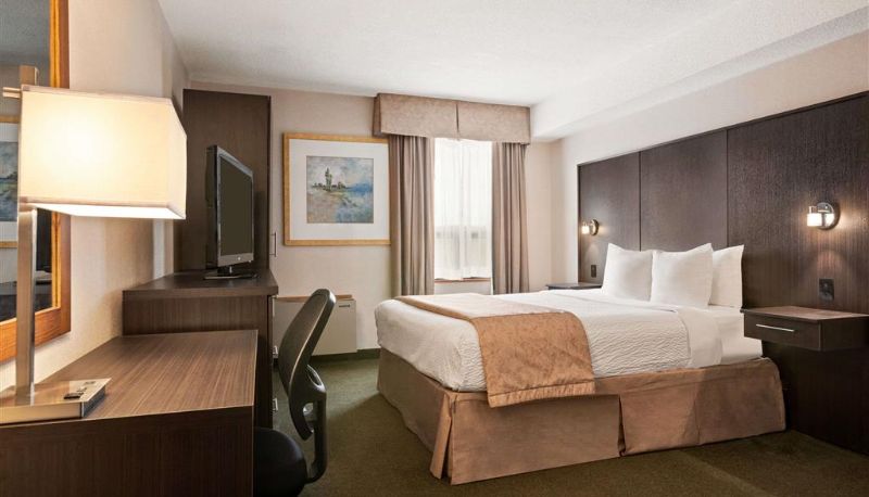 Camera - Days Inn by Wyndham Renfrew Conference Centre