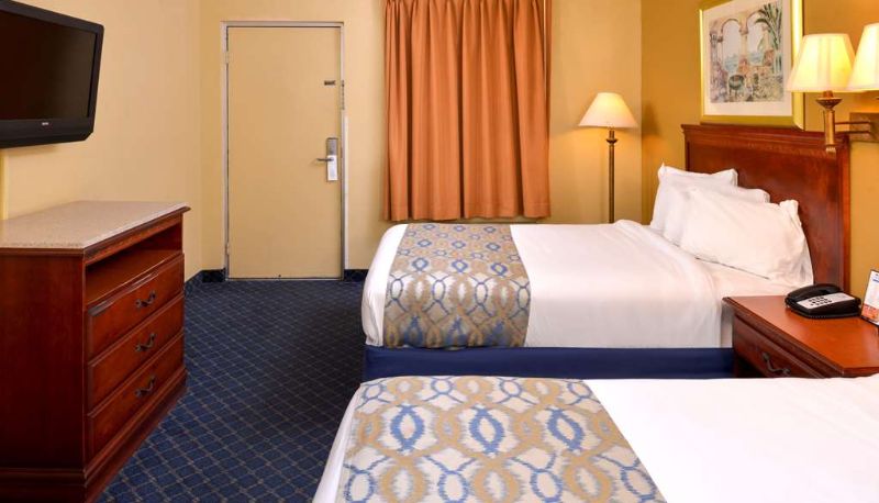 Quadrupla - Americas Best Value Inn Monroeville