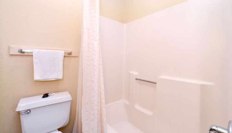 Quadrupla - Americas Best Value Inn Monroeville