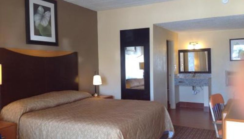 Pokój - DIAMOND INN & SUITES