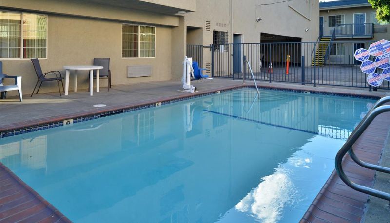 Zwembad - Americas Best Value Inn Hollywood Los Angeles