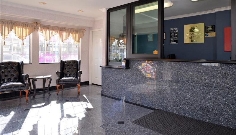 Hal - Americas Best Value Inn Hollywood Los Angeles
