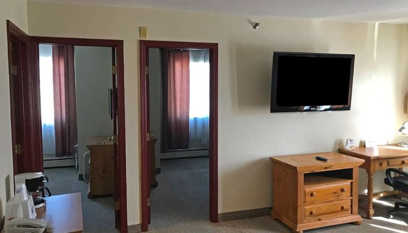 Suite - Americas Best Value Inn & Suites Anchorage Airport