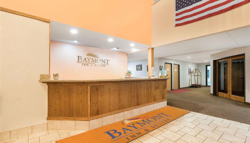 Hall - Baymont by Wyndham Hot Springs