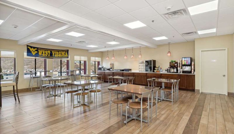 Restaurant - Quality Inn & Suites Morgantown - University Area