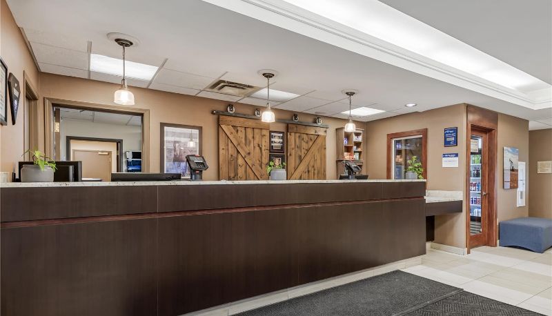 Lobby - Best Western Plus Red Deer Inn & Suites