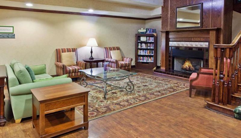 Hall - Country Inn & Suites by Radisson Hiram GA