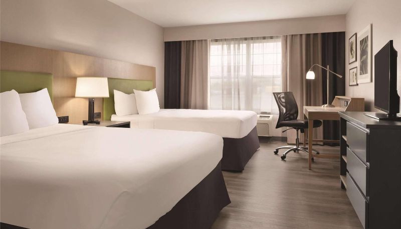 Camera - Country Inn & Suites by Radisson Waterloo IA