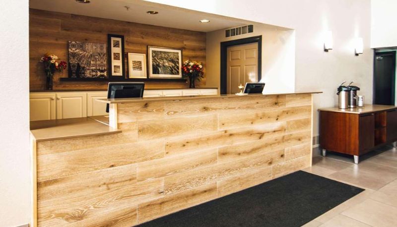 Hall - Country Inn & Suites by Radisson Stockton IL