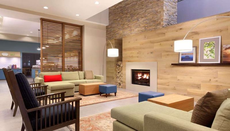Hall - Country Inn & Suites Bloomington Mall of America