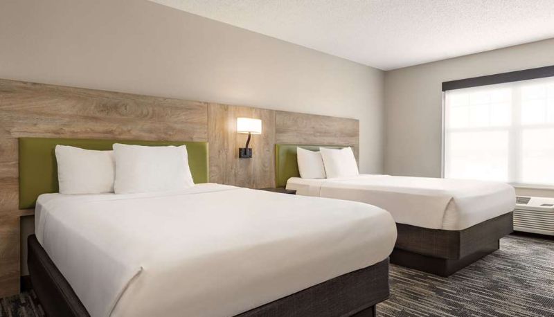 Zimmer - Country Inn & Suites by Radisson St. Cloud East MN