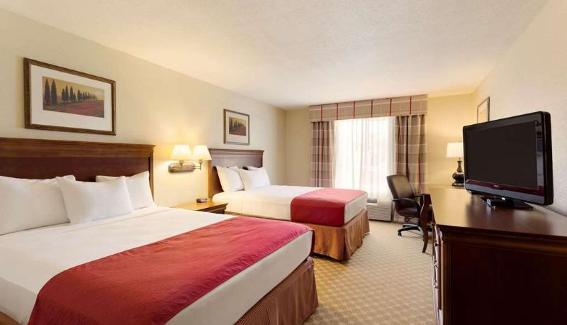 Camera - Country Inn & Suites by Radisson Nevada MO