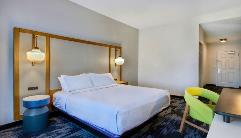Room - Fairfeild Inn and Suites by Marriott Cortland