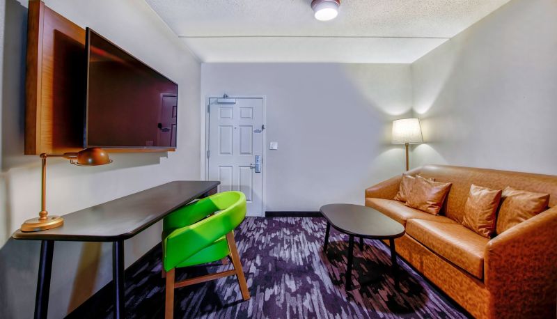 Room - Fairfeild Inn and Suites by Marriott Cortland