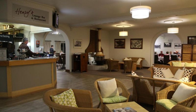 Bar - The Henry Parkes Motel Tenterfield