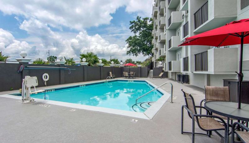 Piscina - Comfort Inn Sandy Springs - Perimeter