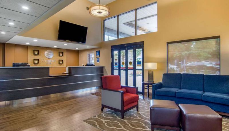 Hall - Comfort Inn Sandy Springs - Perimeter