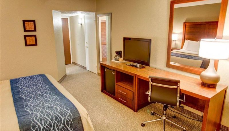 Camera - Comfort Inn Conference Center Pittsburgh Penn Hills