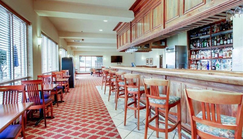 Bar - Clarion Suites Vidalia Riverfront