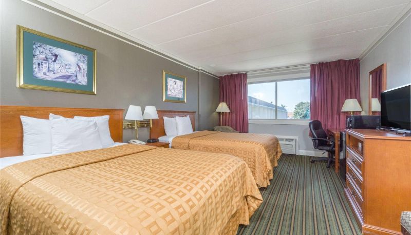 Zimmer - Days Inn by Wyndham Columbus East Airport