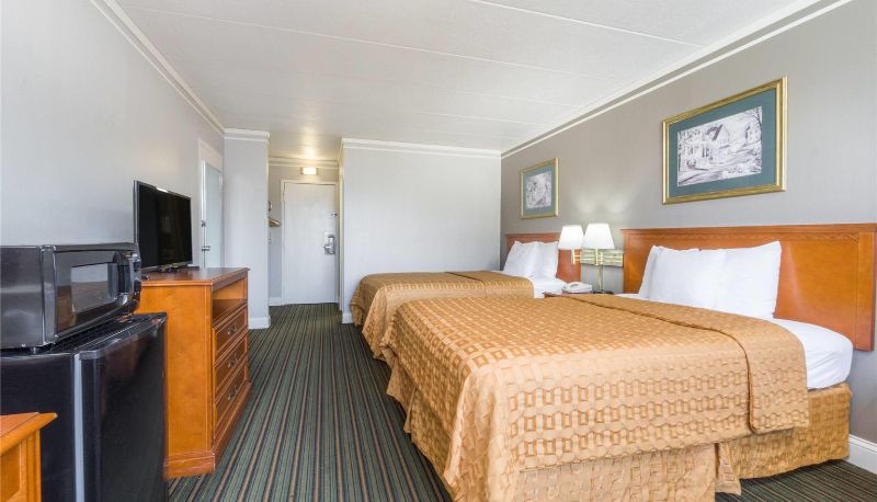 Zimmer - Days Inn by Wyndham Columbus East Airport