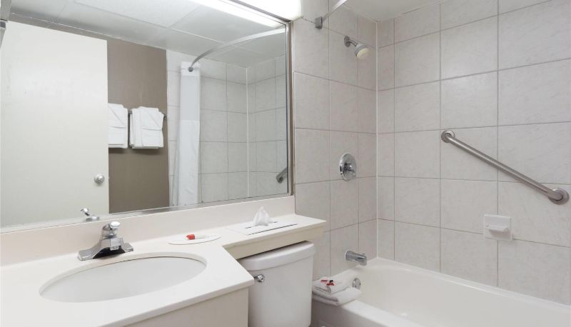 Zimmer - Days Inn by Wyndham Columbus East Airport