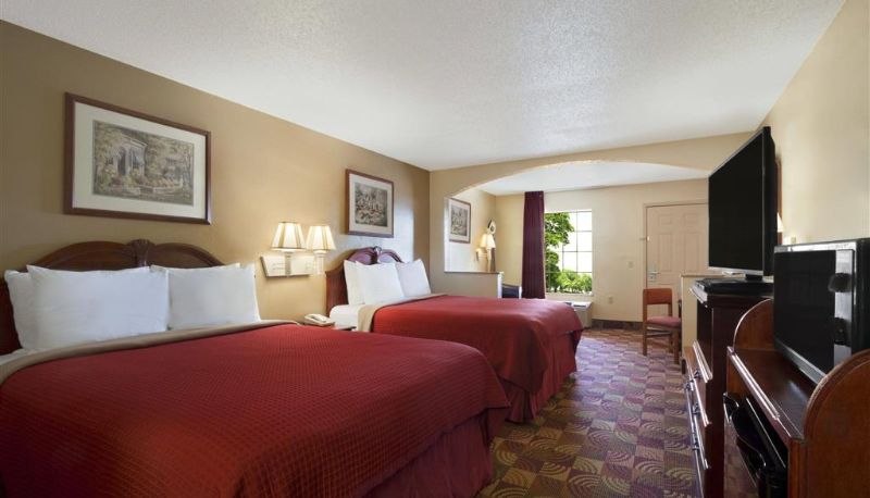 Pokój - Days Inn & Suites by Wyndham Tuscaloosa - Univ. of Alabama