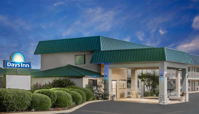 Vista esterna - Days Inn by Wyndham Blakely