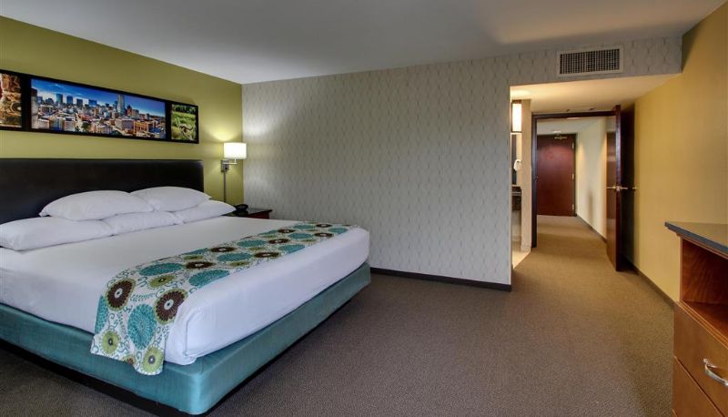 Zimmer - Drury Inn and Suites Houston Near the Galleria