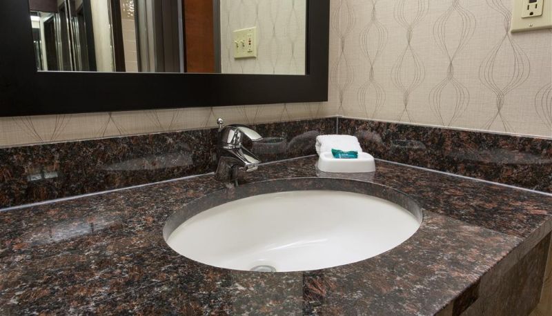 Zimmer - Drury Inn and Suites Houston Near the Galleria