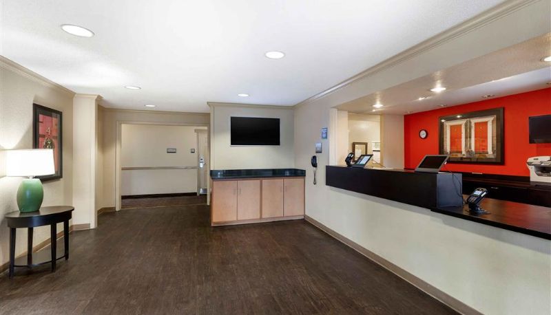 Hal - Extended Stay America Select Suites - Denver - Tech Center South