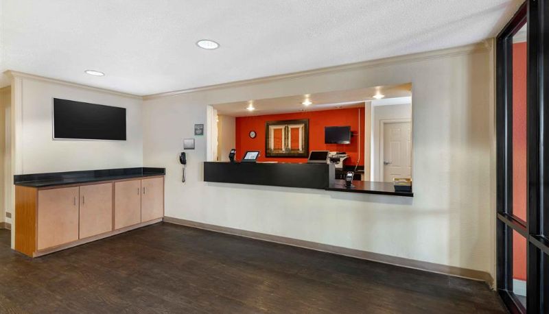 Hal - Extended Stay America Select Suites - Denver - Tech Center South
