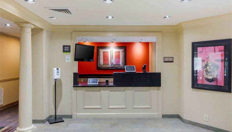 Hall - Extended Stay America - Richmond - W. Broad Street - Glenside - North
