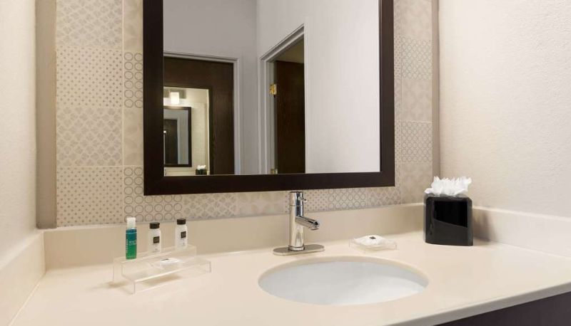 Camera - Country Inn & Suites by Radisson Austin North (Pflugerville) TX