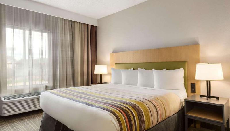 Suite - Country Inn & Suites by Radisson Austin North (Pflugerville) TX