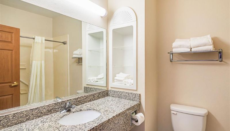 Camera - Quality Inn & Suites Lampasas