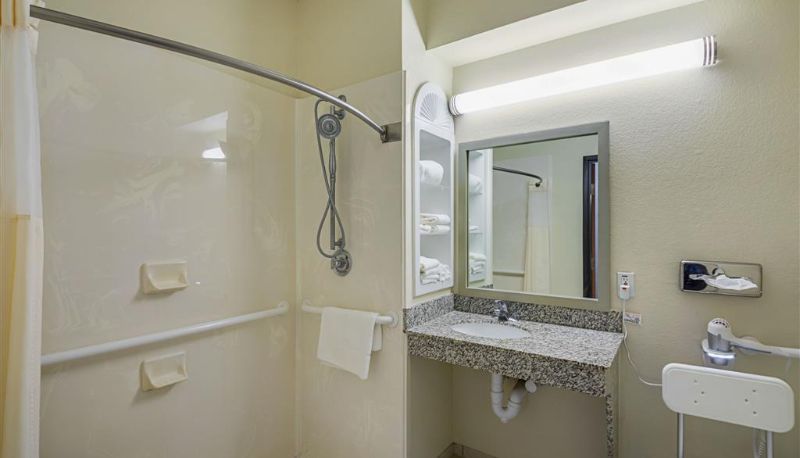 Camera - Quality Inn & Suites Lampasas