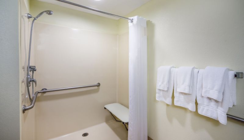 Zimmer - Holiday Inn Express & Suites NORTH EAST by IHG