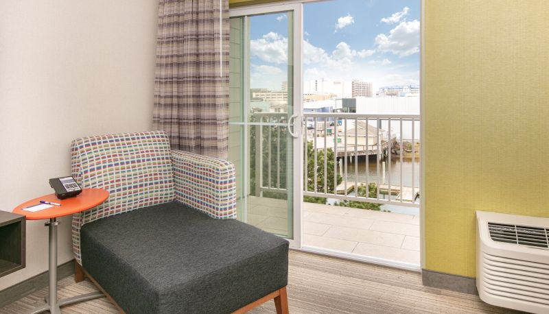 Zimmer - Holiday Inn Express & Suites SEASIDE-CONVENTION CENTER by IHG