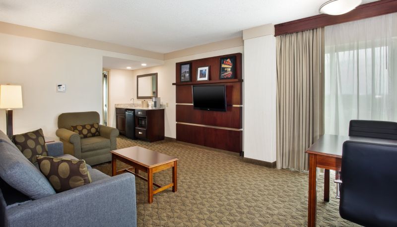 Rum - Crowne Plaza BOWLING GREEN KY by IHG