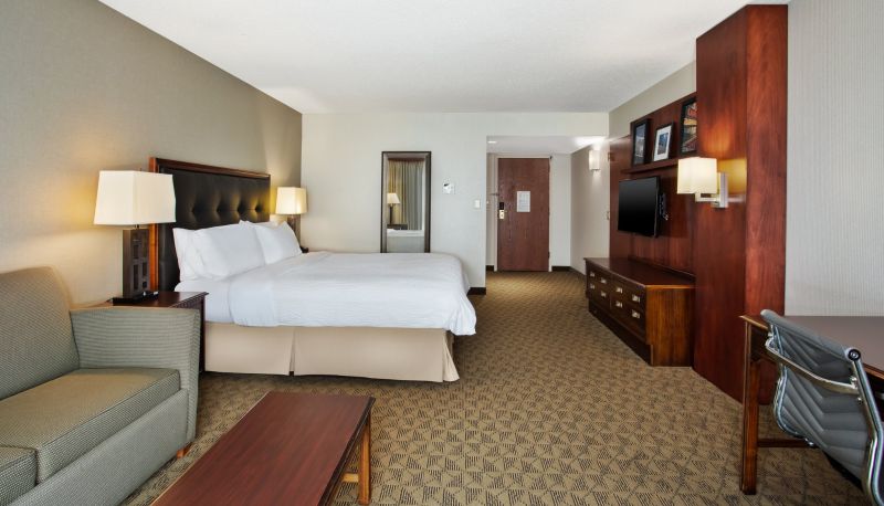Rum - Crowne Plaza BOWLING GREEN KY by IHG