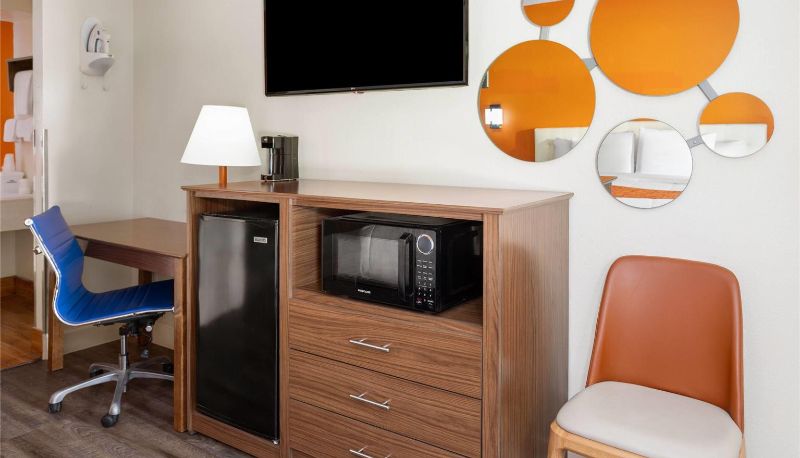 Zimmer - Howard Johnson by Wyndham Savannah GA