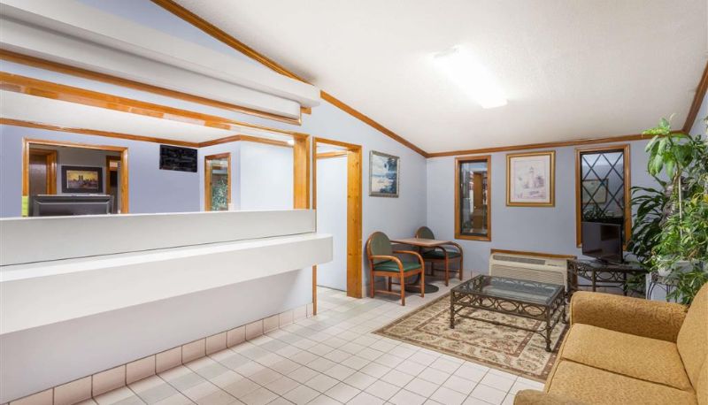 Sala - Knights Inn Columbia