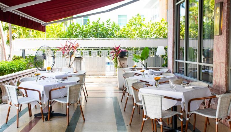 Restaurant - Crest Hotel Suites