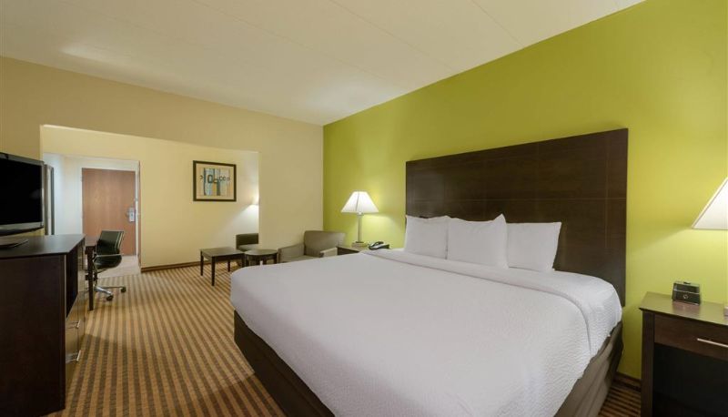 Habitación - CITY EXPRESS GROVE CITY