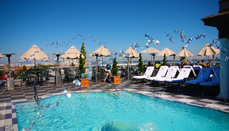 Piscina - Market Pavilion Hotel