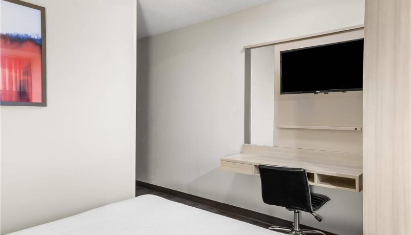 Zimmer - Quality Inn & Suites Nashville - Bellevue
