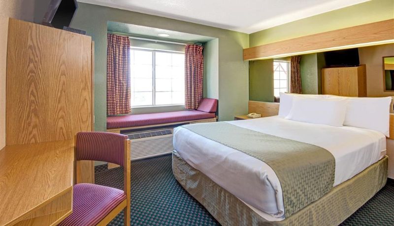 Camera - Microtel Inn & Suites by Wyndham Albuquerque West