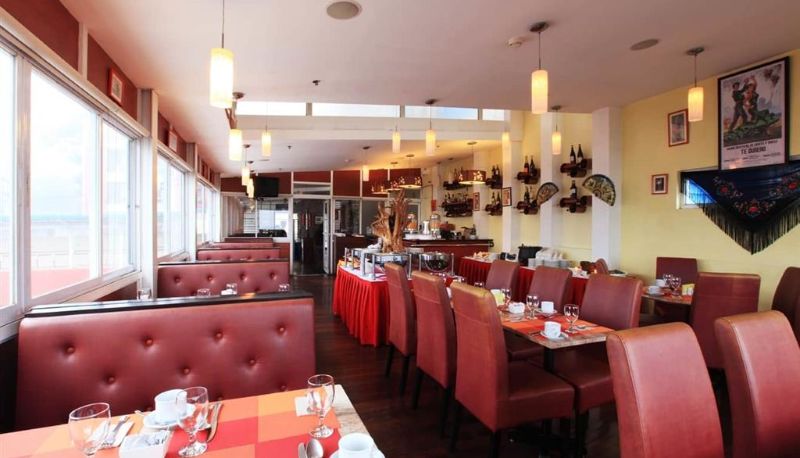 Restaurant - Microtel by Wyndham Baguio