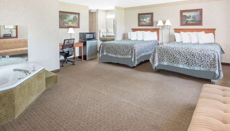 Suite - Days Inn & Suites by Wyndham Brinkley